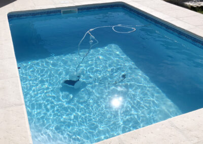 Fourniture pour une piscine de liner bleu à frise à Tarbes